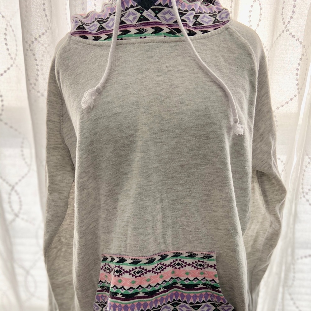 EMPYRE Light Grey Tribal Print Hooded Sweatshirt